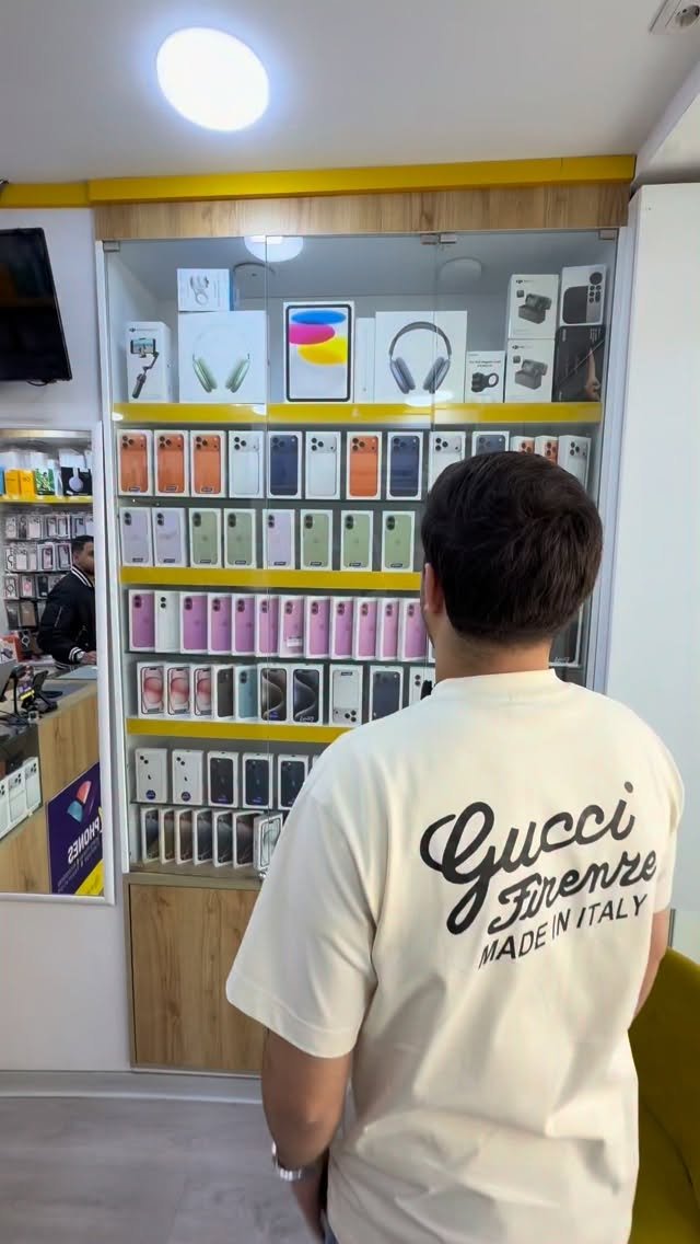 Le mur d'accessoires de la boutique